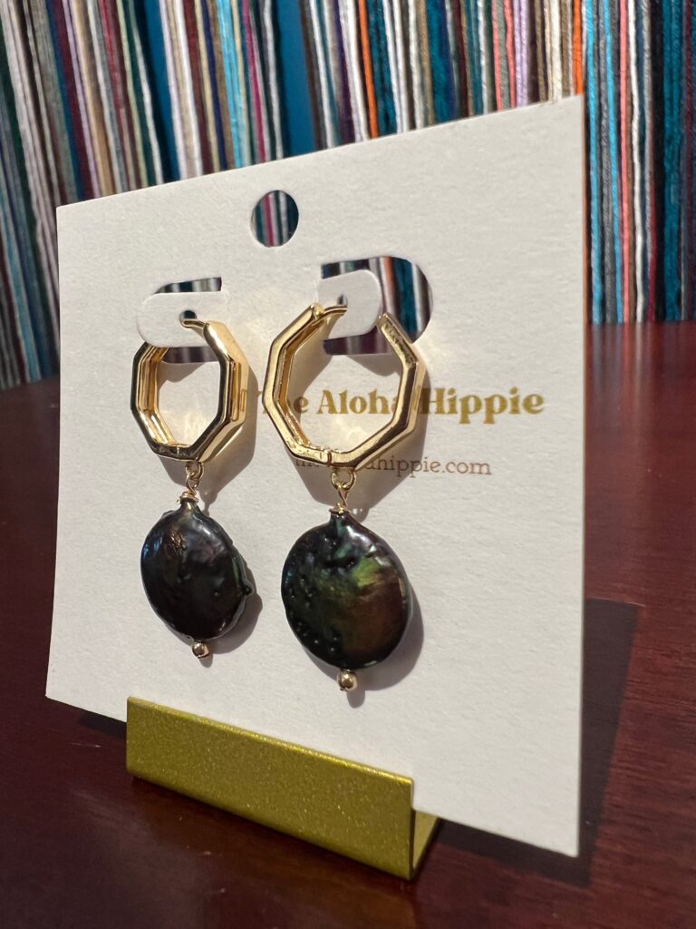 Golden hive huggie earrings (fresh water moon pearls) No. 01, photo 3