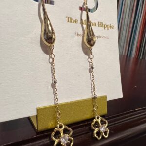 Teardrop hooks satellite chain + flower charms