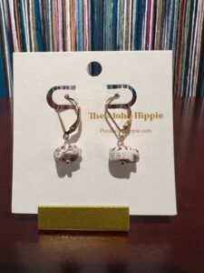 French kiss earrings (Hawaiian puka shells + pearls, photo 2