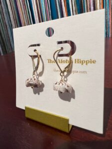 French kiss earrings (Hawaiian puka shells + pearls, photo 3
