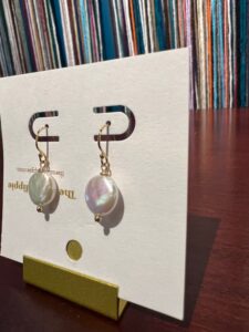 Golden fin earrings (fresh water pearls), photo 3