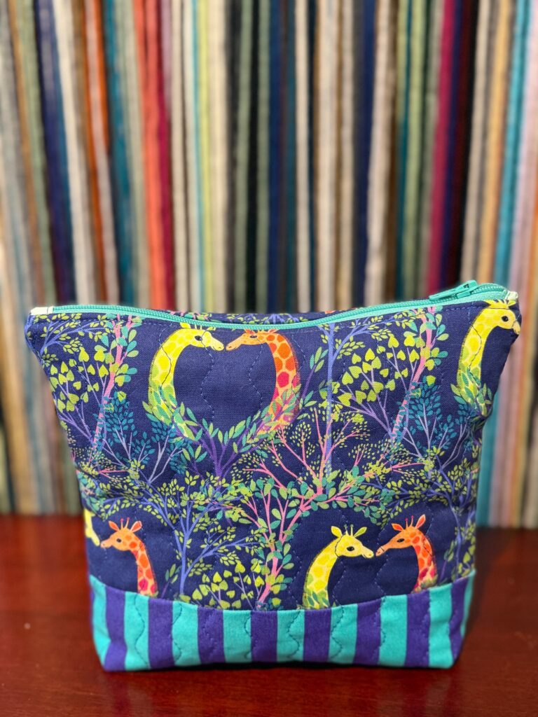 Quilted Bag Giraffe mint zipper No. 01, photo 1